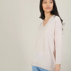Maison Montagut Pulls>Pull A Fentes Col V En Laine Merinos - Bernice
