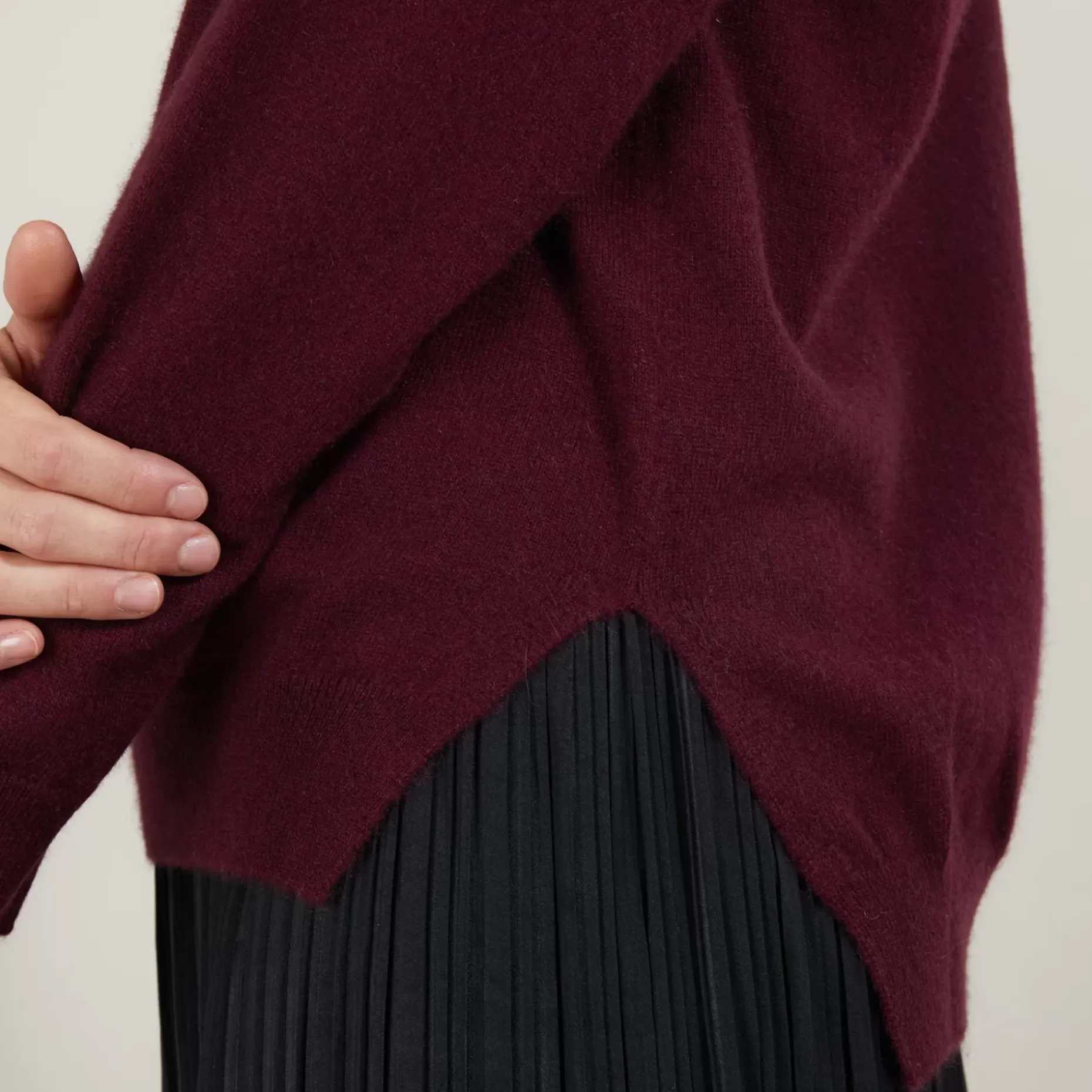 Maison Montagut Pulls>Pull Col V A Fentes En Cachemire - Barnabe