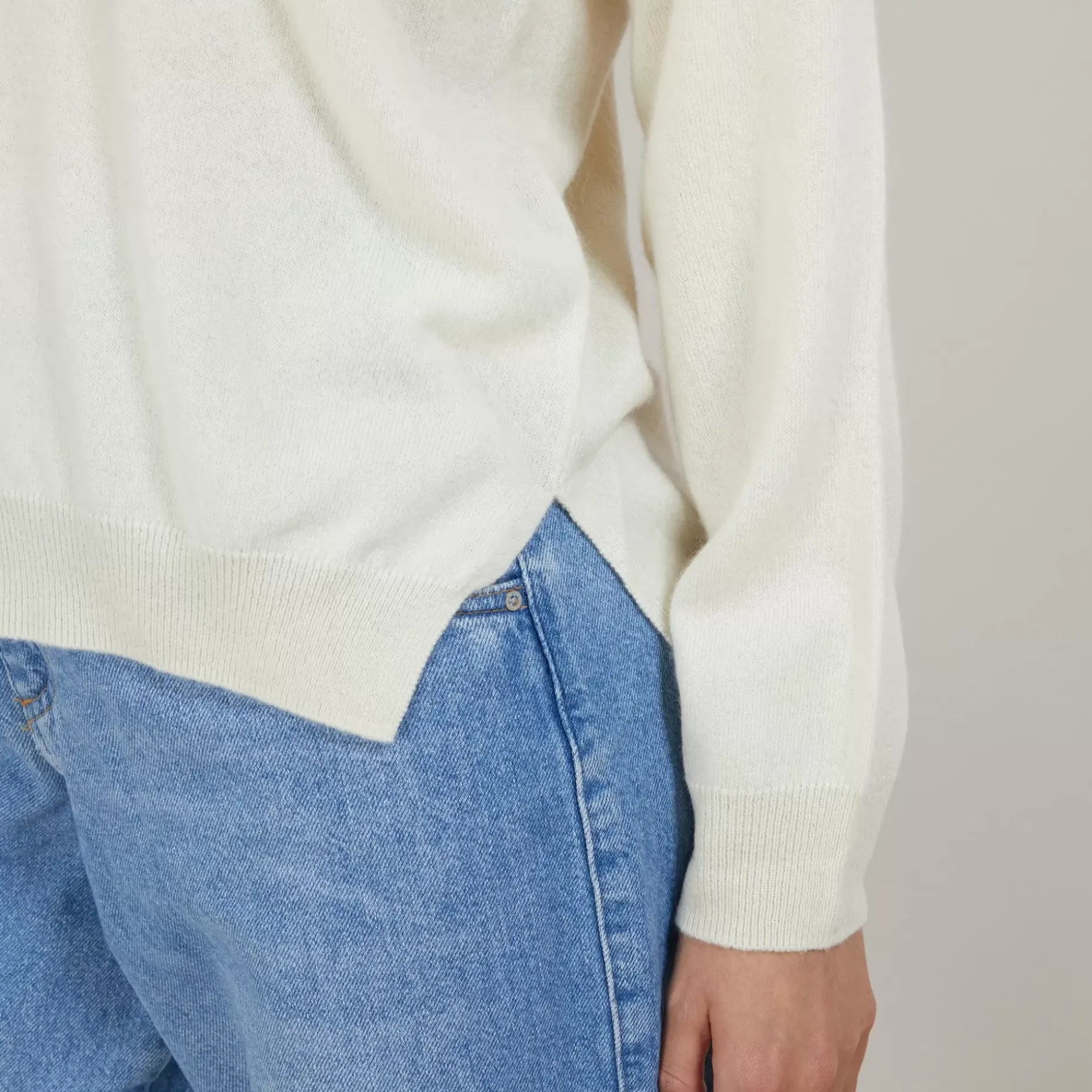 Maison Montagut Pulls>Pull Col V A Fentes En Cachemire - Barnabe