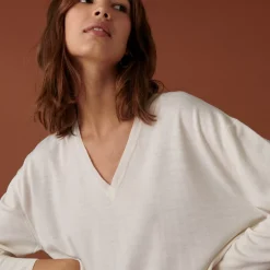 Maison Montagut Pulls>Pull Col V A Fentes En Laine Merinos - Aurora