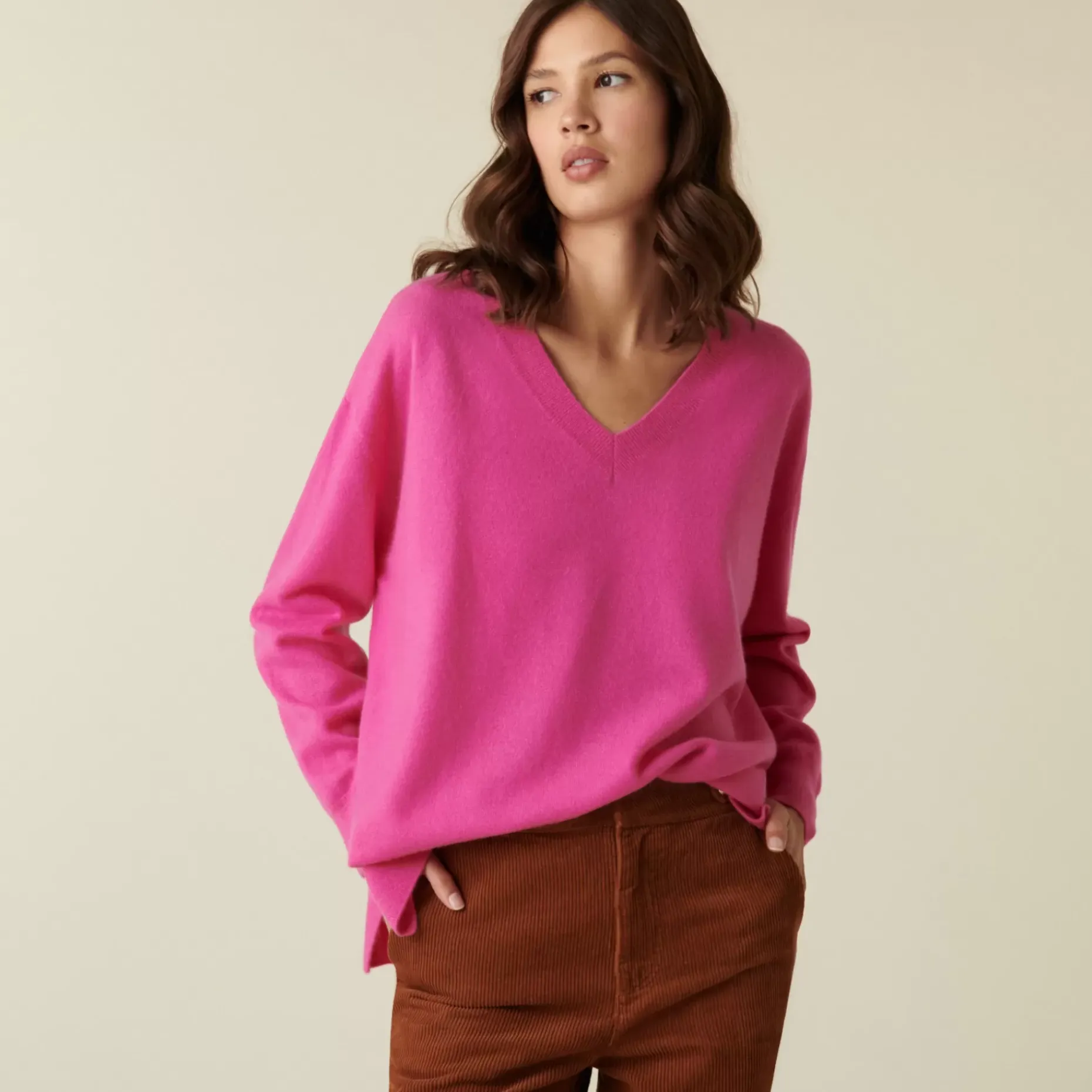 Maison Montagut Pulls>Pull Col V En Cachemire A Fentes Et Bords Cotes - Alienor