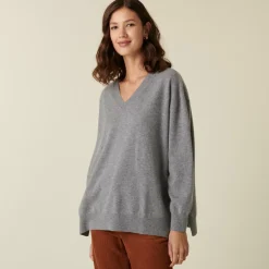 Maison Montagut Pulls>Pull Col V En Cachemire A Fentes Et Bords Cotes - Alienor