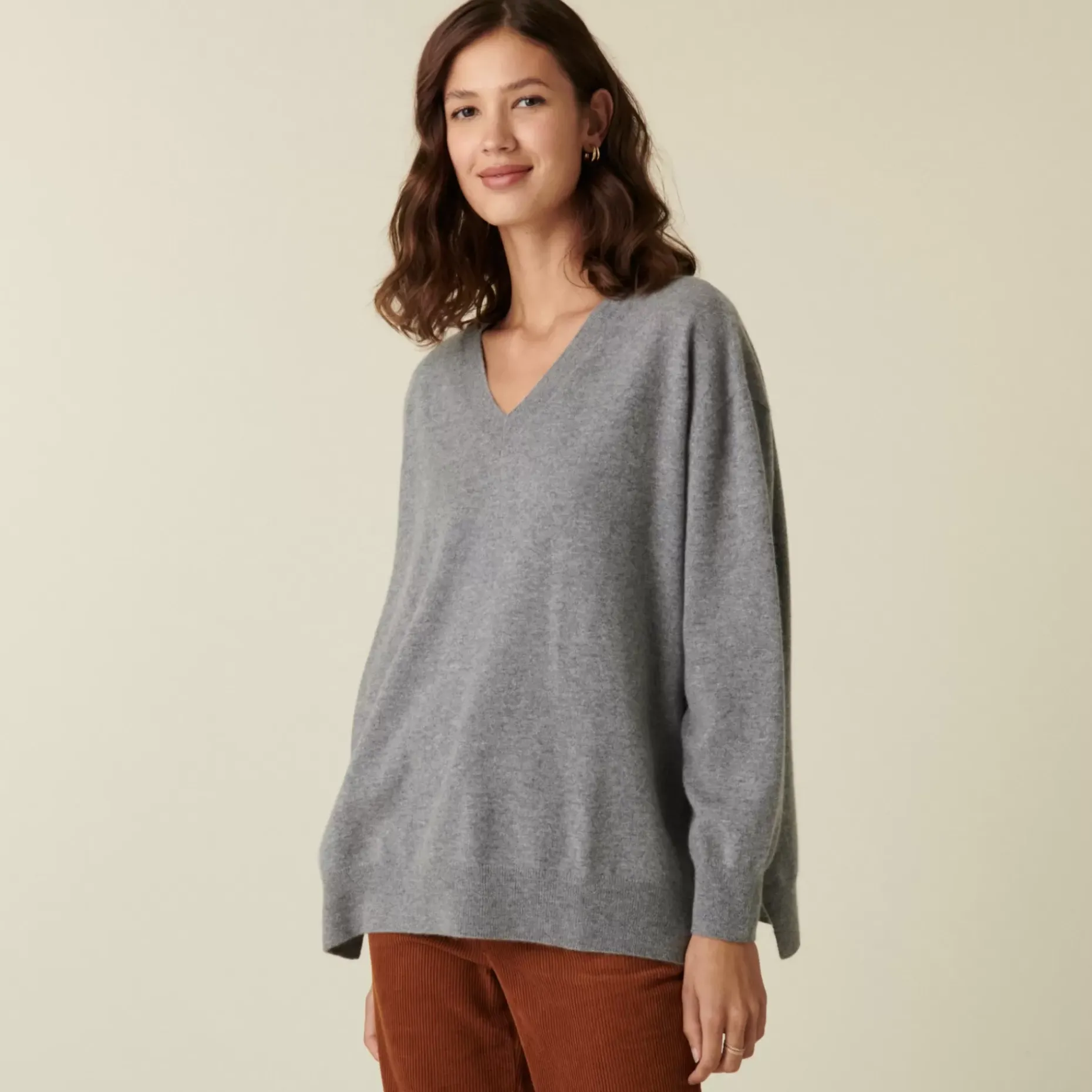 Maison Montagut Pulls>Pull Col V En Cachemire A Fentes Et Bords Cotes - Alienor