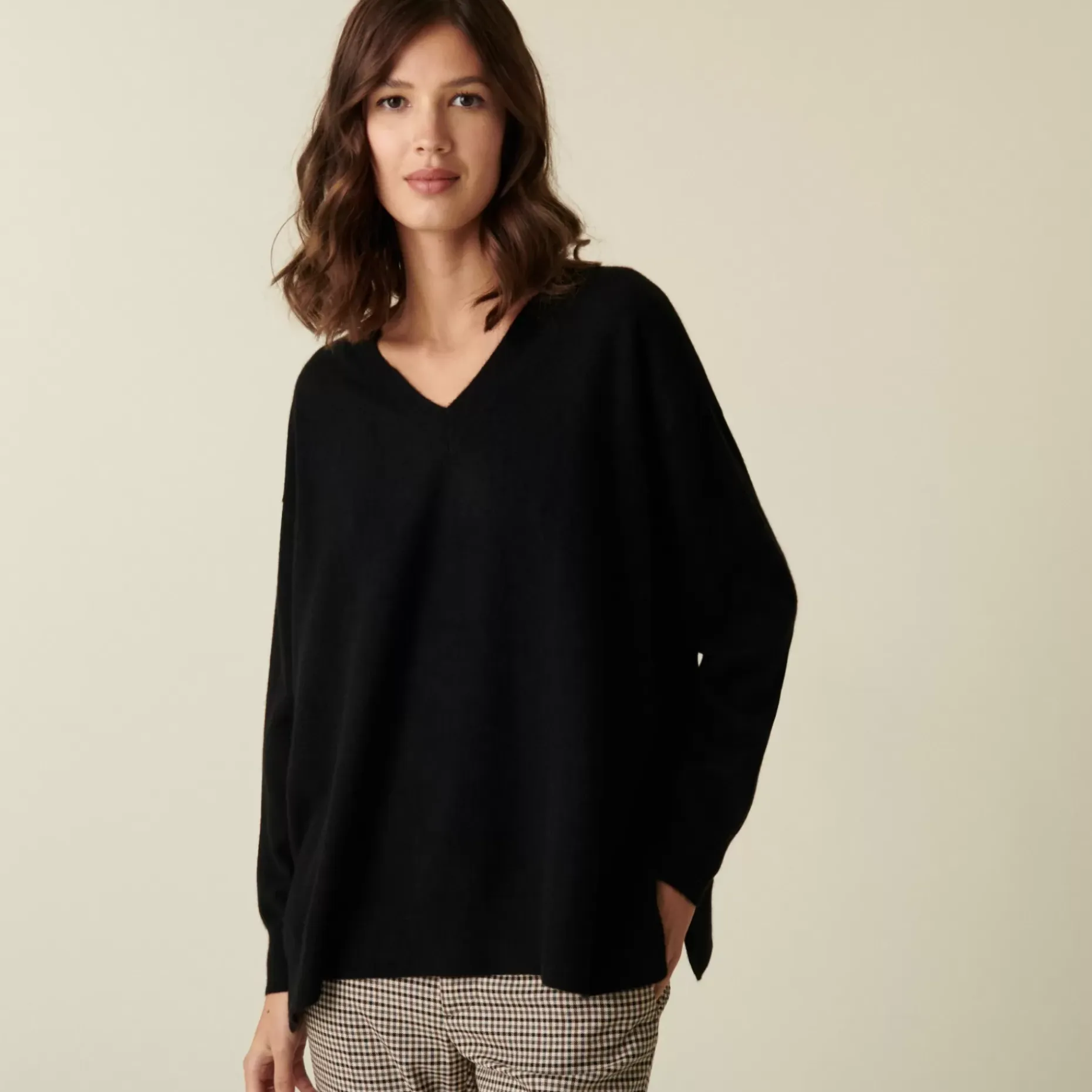 Maison Montagut Pulls>Pull Col V En Cachemire A Fentes Et Bords Cotes - Alienor