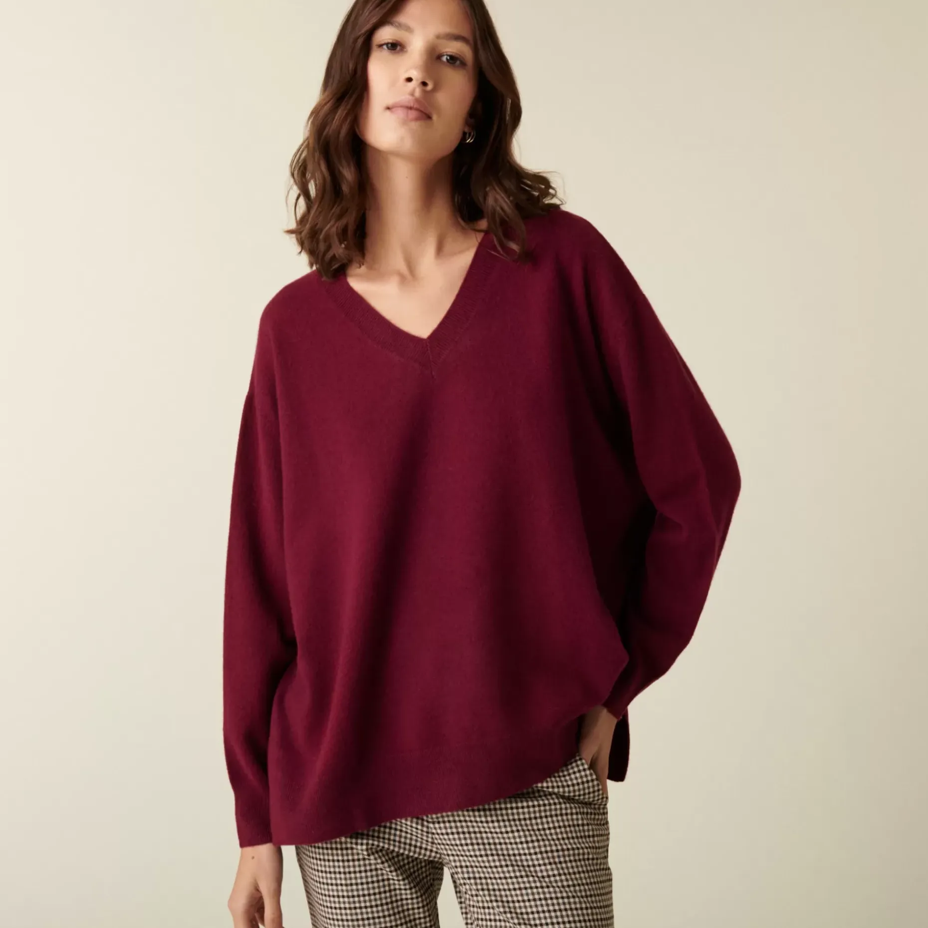 Maison Montagut Pulls>Pull Col V En Cachemire A Fentes Et Bords Cotes - Alienor