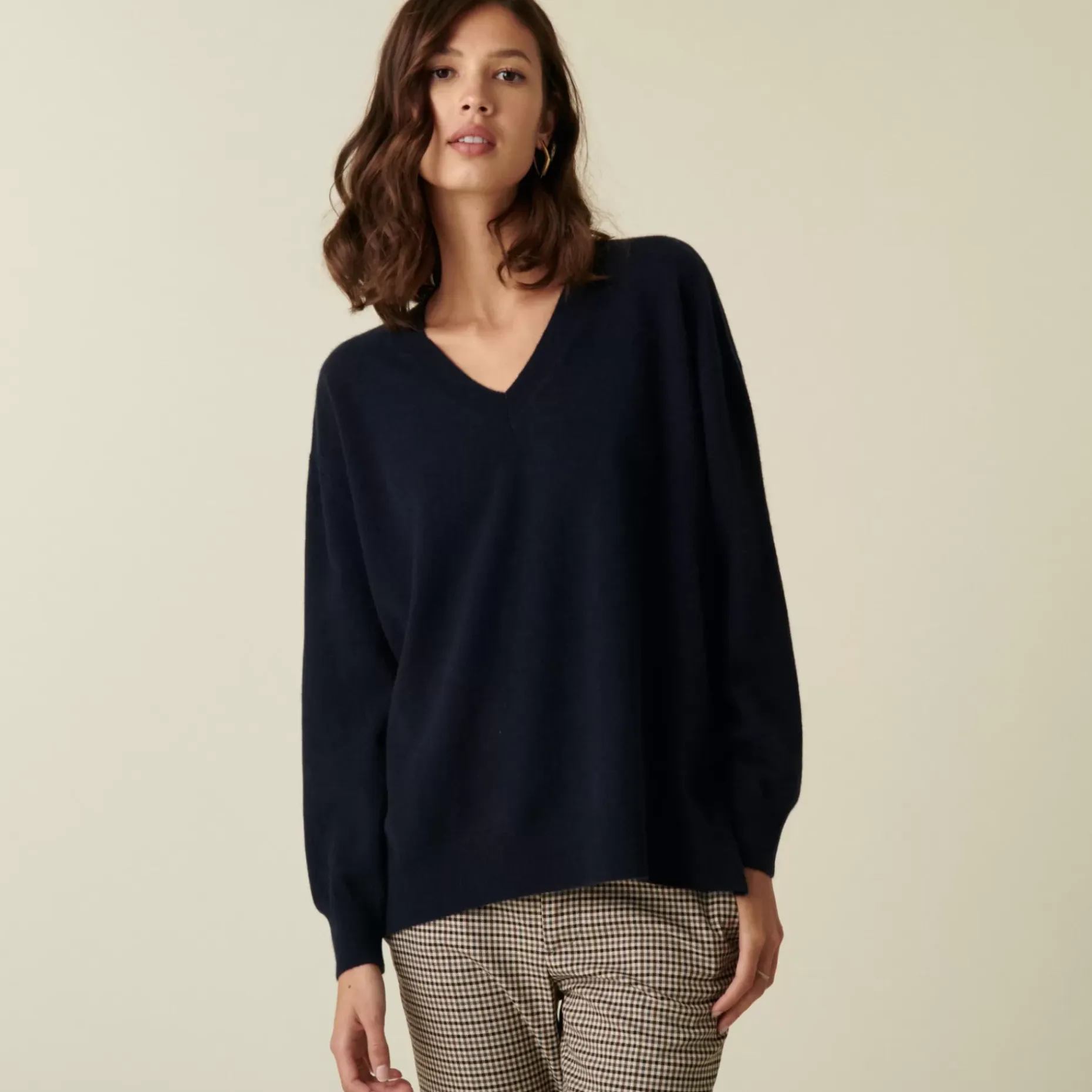 Maison Montagut Pulls>Pull Col V En Cachemire A Fentes Et Bords Cotes - Alienor