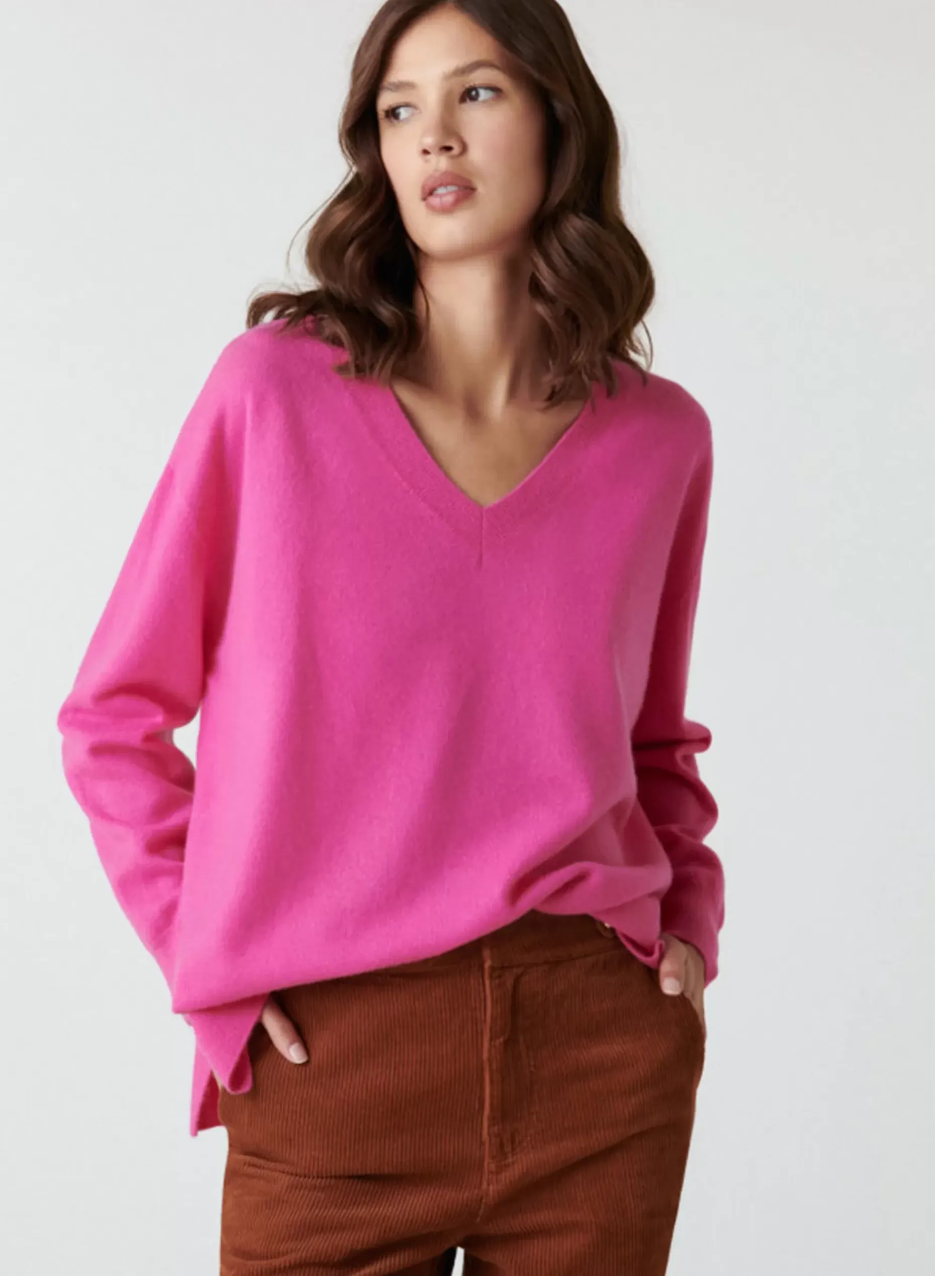 Maison Montagut Pulls>Pull Col V En Cachemire A Fentes Et Bords Cotes - Alienor