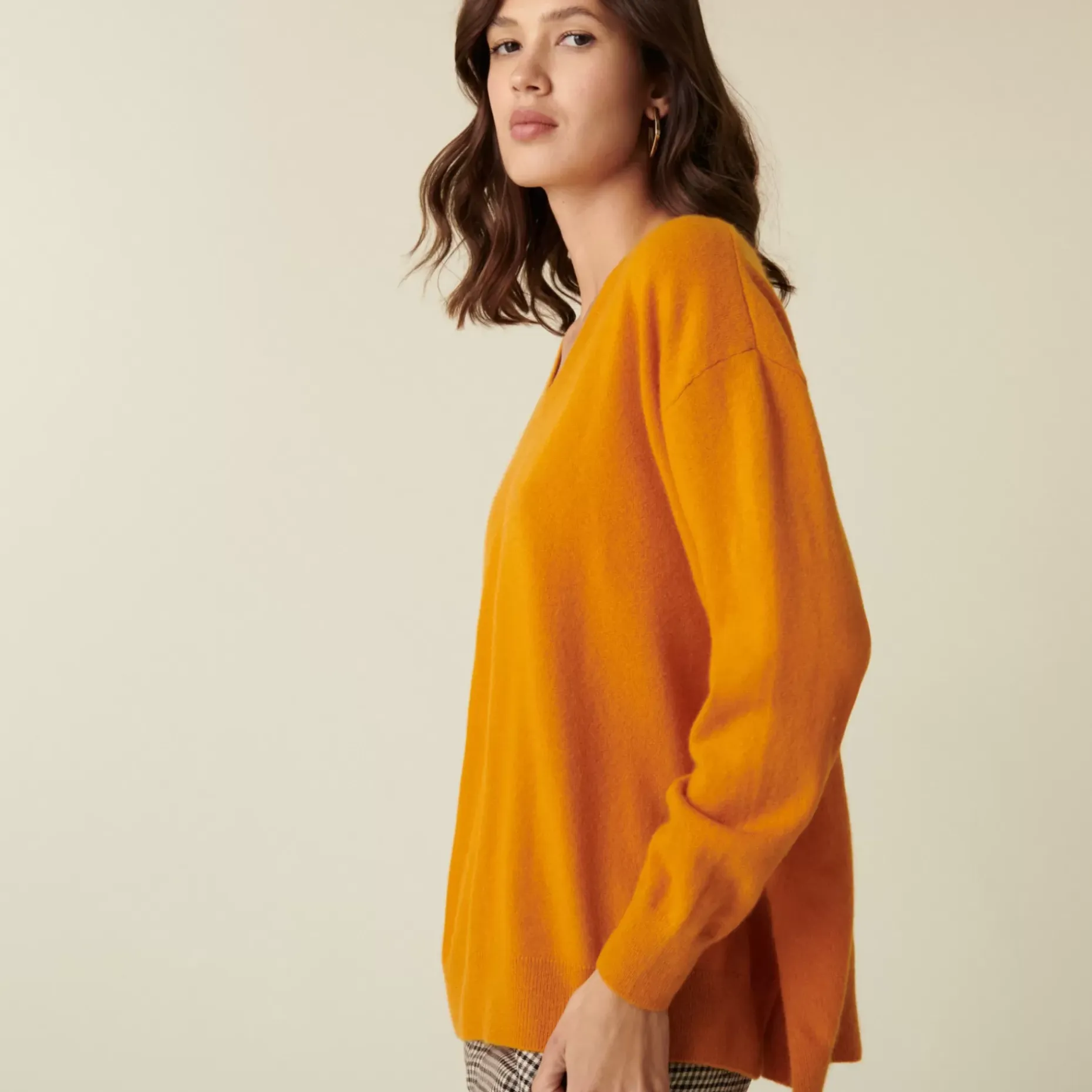Maison Montagut Pulls>Pull Col V En Cachemire A Fentes Et Bords Cotes - Alienor