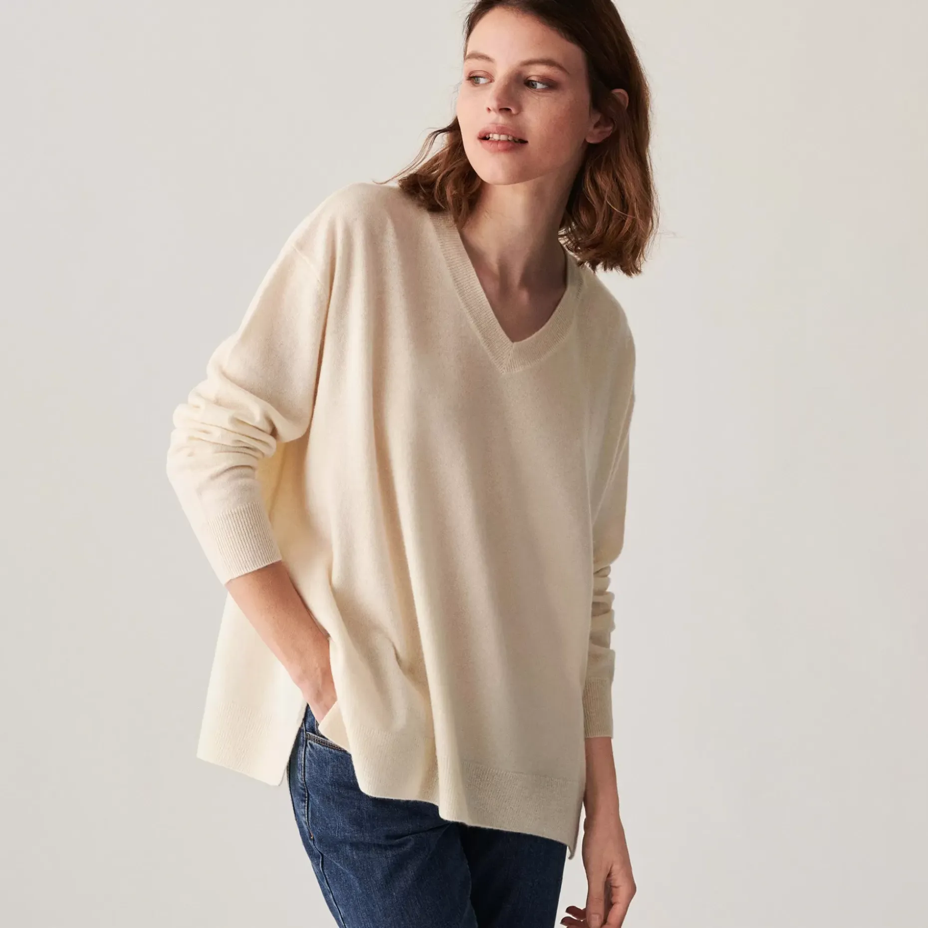 Maison Montagut Pulls>Pull Col V En Cachemire A Fentes Et Bords Cotes - Alienor