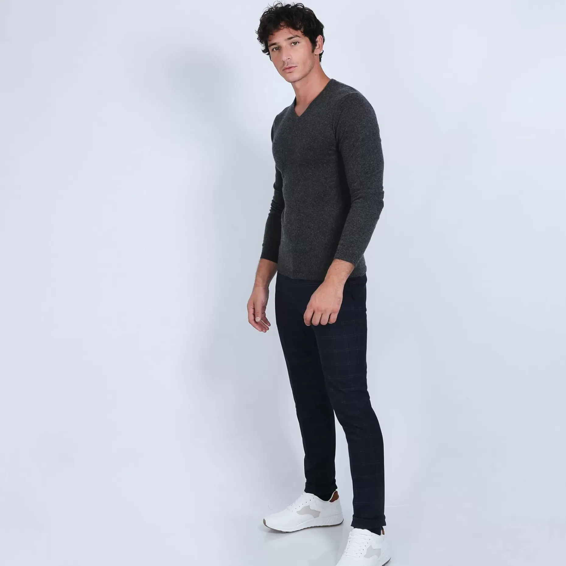 Maison Montagut Pulls>Pull Col V En Cachemire - Benjamin