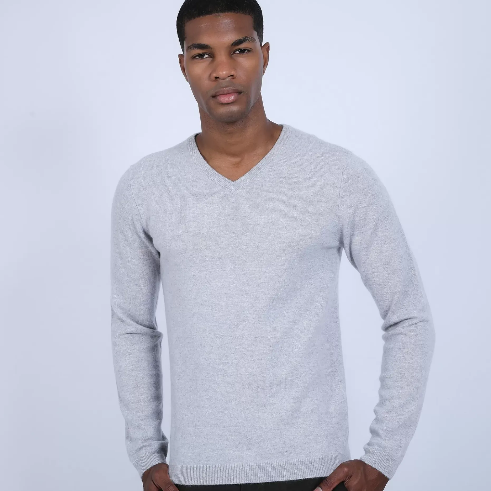 Maison Montagut Pulls>Pull Col V En Cachemire - Benjamin