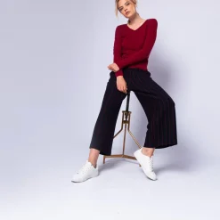 Maison Montagut Pulls>Pull Col V En Cachemire Intemporel - Eniva