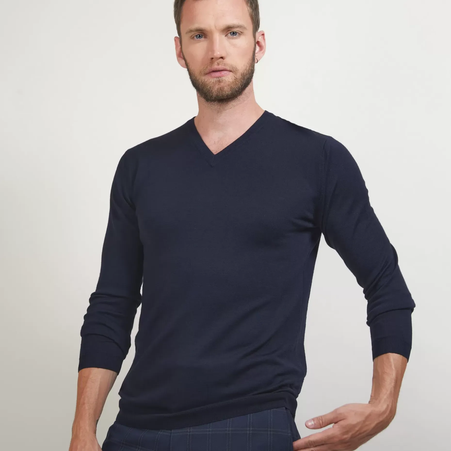Maison Montagut Pulls>Pull Col V En Laine Merinos - Badyss