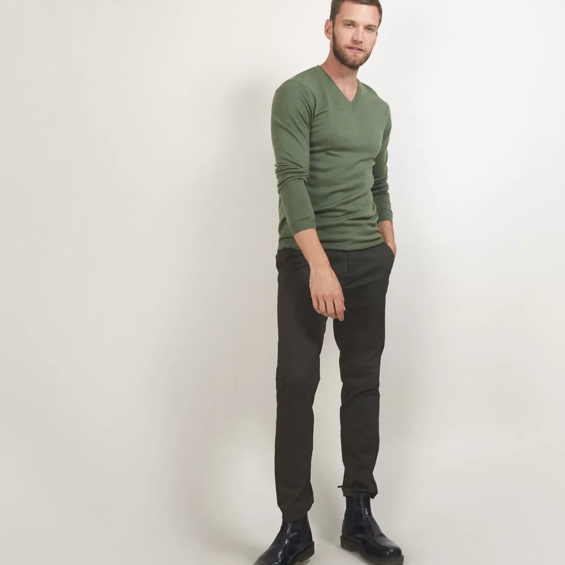 Maison Montagut Pulls>Pull Col V En Laine Merinos - Badyss