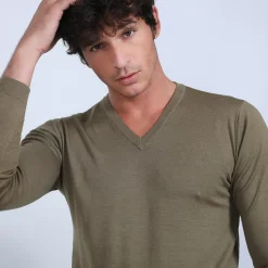 Maison Montagut Pulls>Pull Col V En Laine Merinos - Badyss