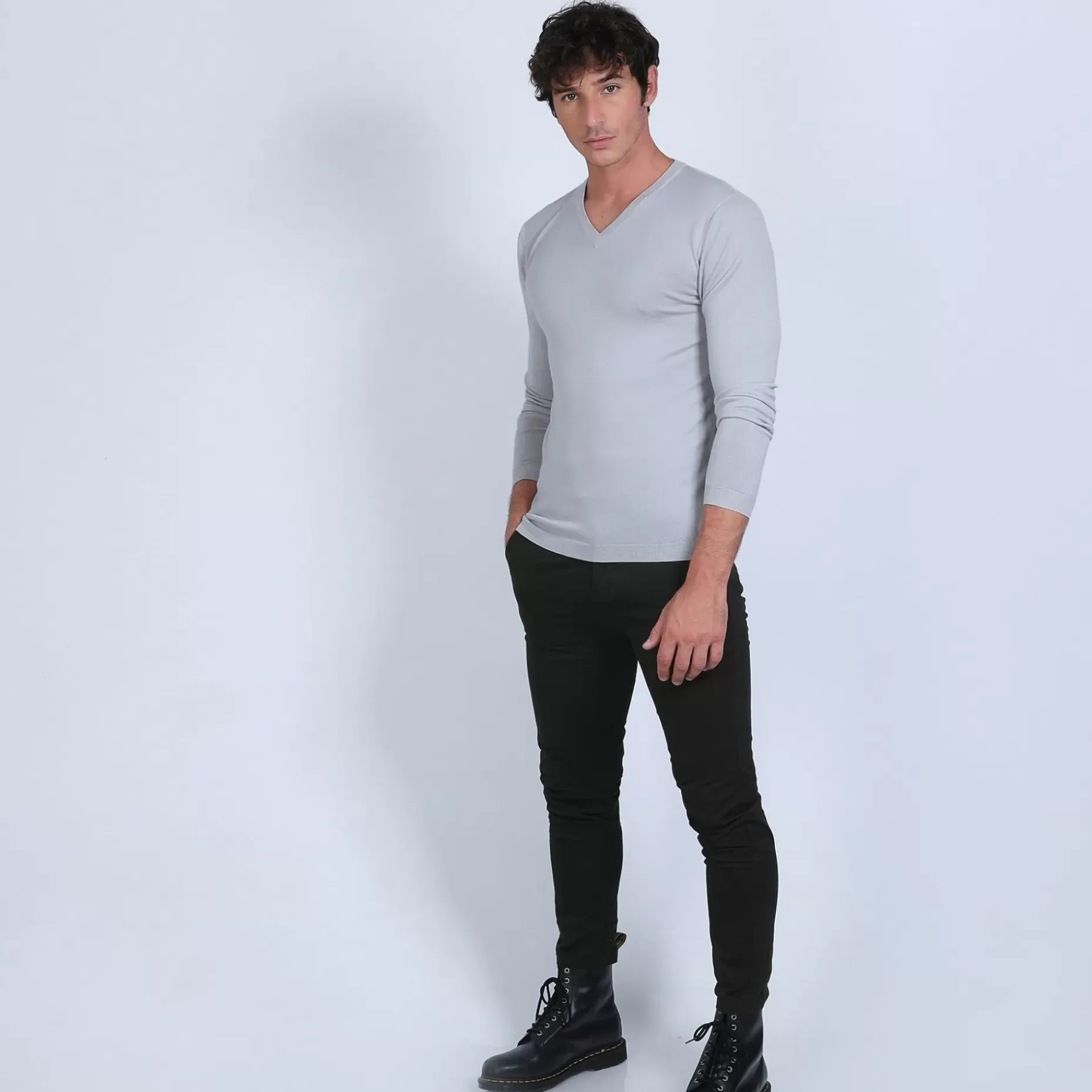 Maison Montagut Pulls>Pull Col V En Laine Merinos - Badyss