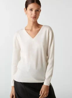 Maison Montagut Pulls>Pull Col V En Laine Merinos Finitions Bord Cotes - Arya