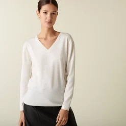 Maison Montagut Pulls>Pull Col V En Laine Merinos Finitions Bord Cotes - Arya