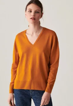 Maison Montagut Pulls>Pull Col V En Laine Merinos Finitions Bord Cotes - Arya