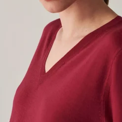 Maison Montagut Pulls>Pull Col V En Laine Merinos Finitions Bord Cotes - Arya