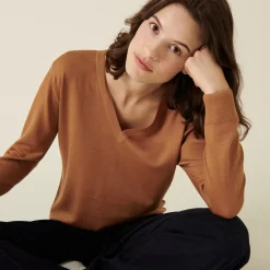 Maison Montagut Pulls>Pull Col V En Laine Merinos Finitions Bord Cotes - Arya