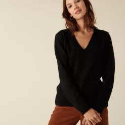 Maison Montagut Pulls>Pull Col V En Mohair Finitions Bords Cotes - Astrid