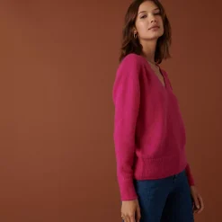 Maison Montagut Pulls>Pull Col V En Mohair Finitions Bords Cotes - Astrid