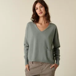 Maison Montagut Pulls>Pull Court Col V En Cachemire Avec Poches - Balba