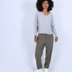 Maison Montagut Pulls>Pull Court Col V En Cachemire Avec Poches - Balba