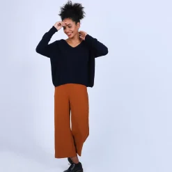 Maison Montagut Pulls>Pull Court Col V En Cachemire Avec Poches - Balba