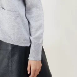 Maison Montagut Pulls>Pull Court Col V En Cachemire Avec Poches - Balba