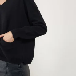 Maison Montagut Pulls>Pull Court Col V En Cachemire Avec Poches - Balba