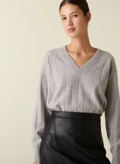 Maison Montagut Pulls>Pull En Cachemire Col V En Jeu De Maille Quadrille - Canelle