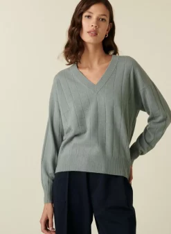 Maison Montagut Pulls>Pull En Cachemire Col V En Jeu De Maille Quadrille - Canelle