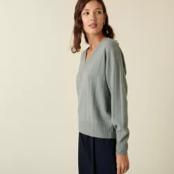 Maison Montagut Pulls>Pull En Cachemire Col V En Jeu De Maille Quadrille - Canelle