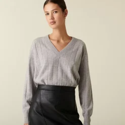 Maison Montagut Pulls>Pull En Cachemire Col V En Jeu De Maille Quadrille - Canelle