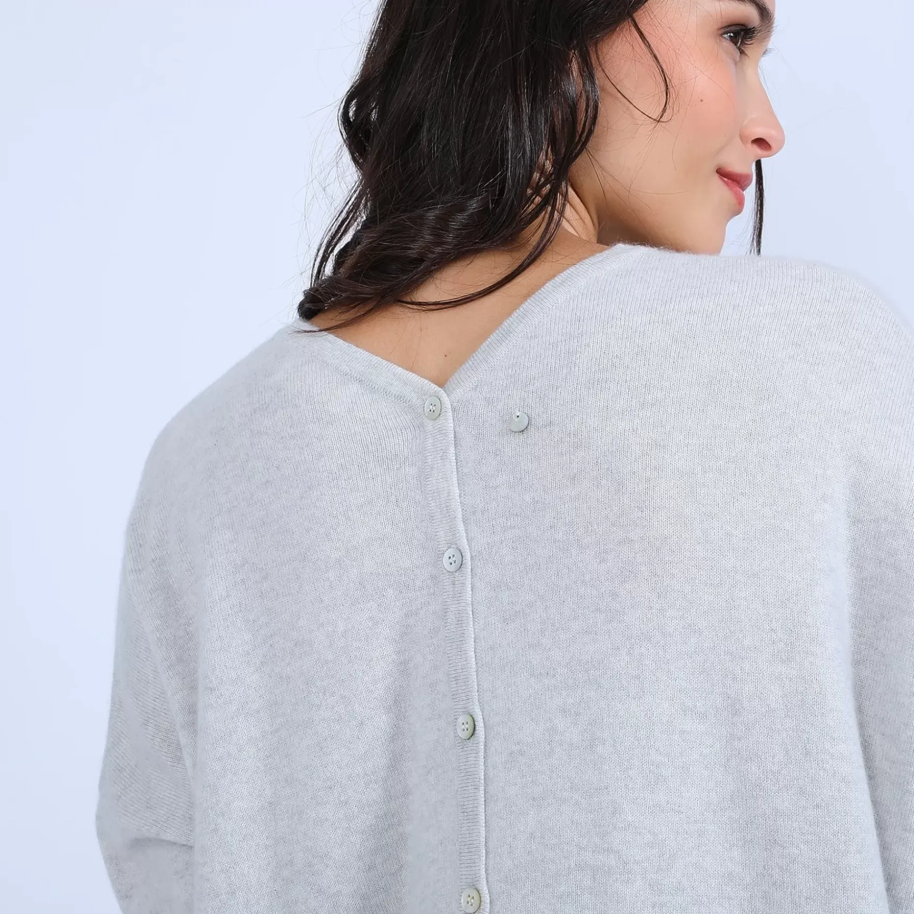 Maison Montagut Pulls>Pull Large En Cachemire Boutonne Dans Le Dos - Osana