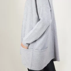 Maison Montagut Pulls>Pull Oversize Col V En Cachemire Boutonne Dos - Binta