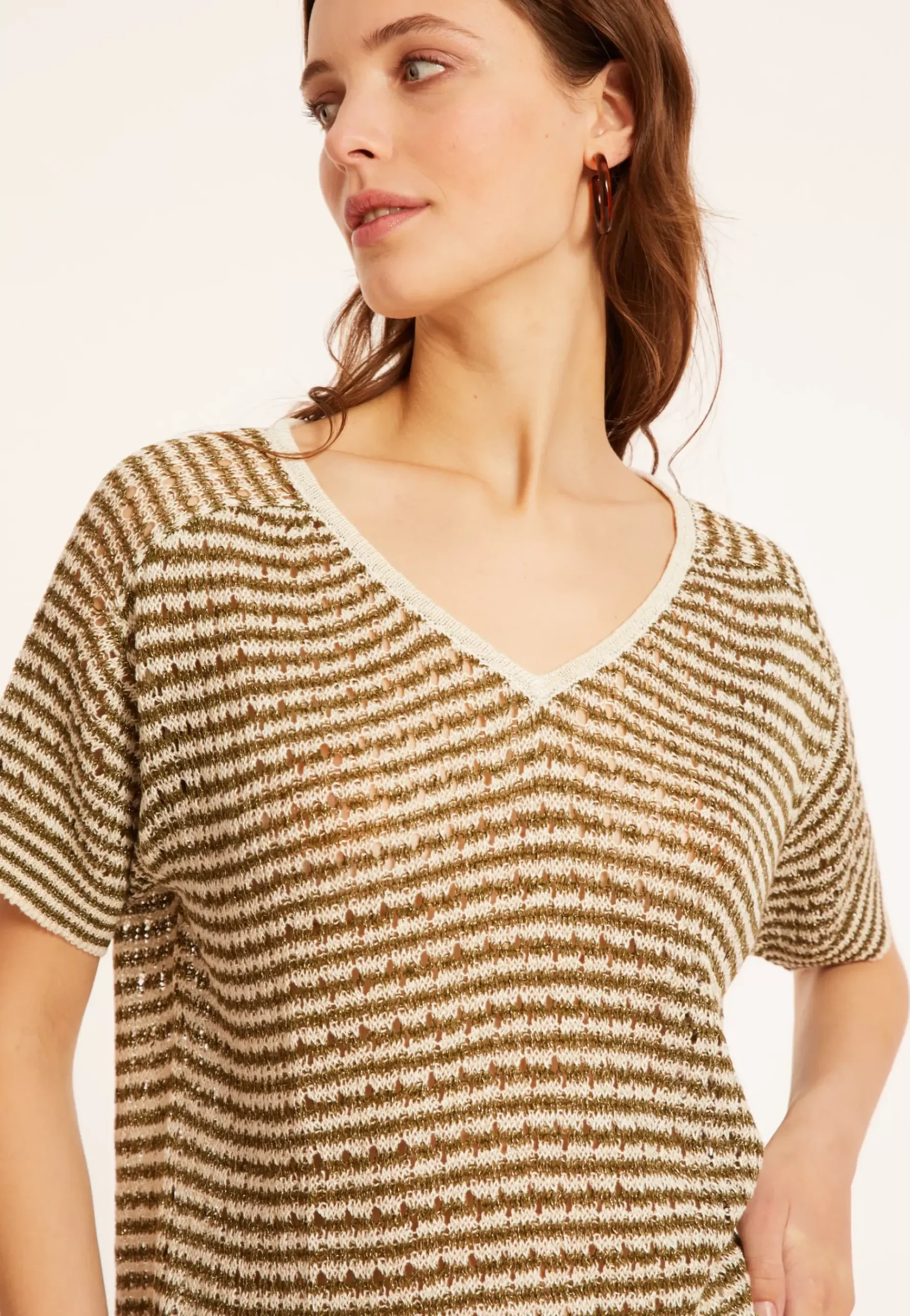 Maison Montagut T-Shirts>T-Shirt Ajoure En Lin Col V - Marguerite