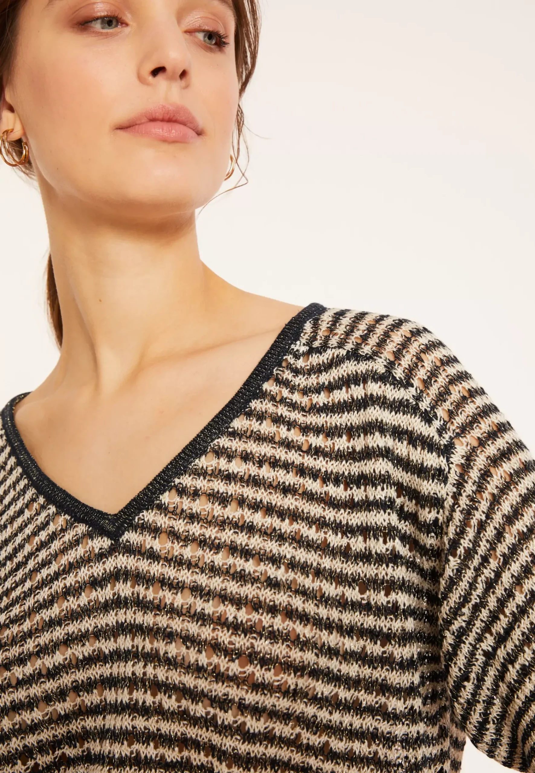 Maison Montagut T-Shirts>T-Shirt Ajoure En Lin Col V - Marguerite