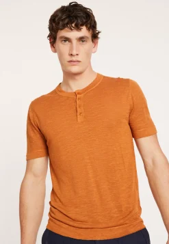 Maison Montagut T-Shirts>T-Shirt Col Tunisien En Lin Flamme - Damiano Marron