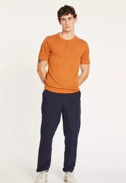 Maison Montagut T-Shirts>T-Shirt Col Tunisien En Lin Flamme - Damiano Marron